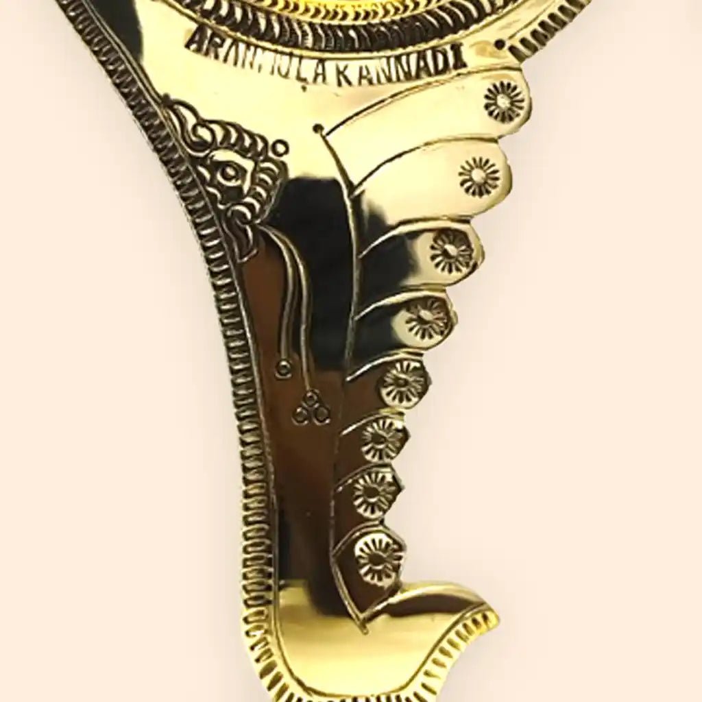Aranmula Kannadi Shankh (Conch Shell) Shaped with Peedam - Culturati