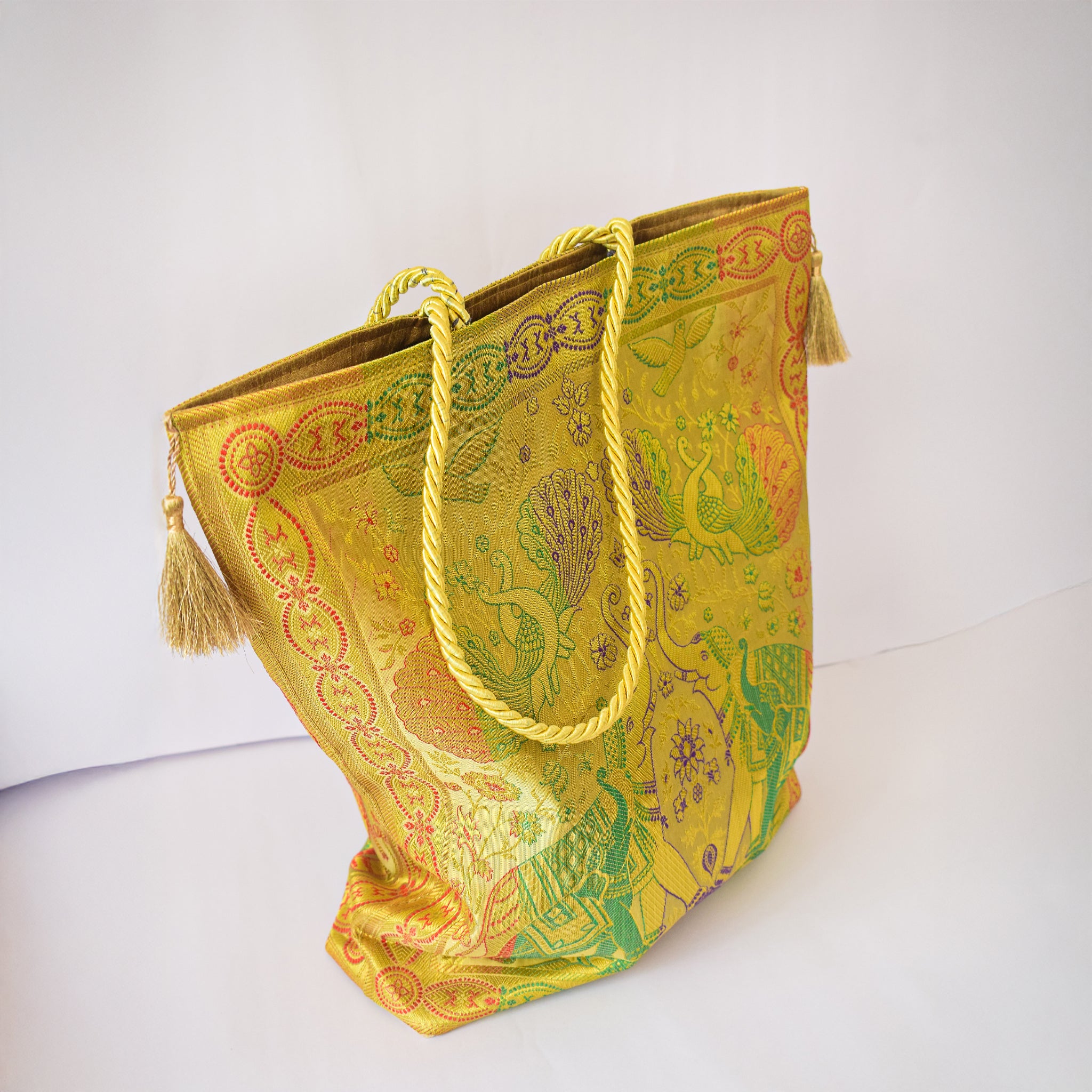 Cream Banarasi Bag with Zari Work