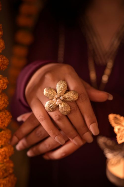 Handcrafted Floral Shaped Finger Ring Dhokra Craft Brass