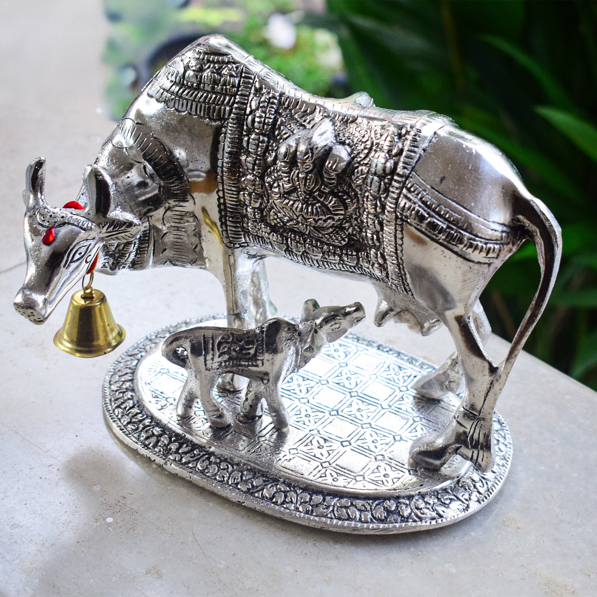 Exquisite Gillet Metal Cow and Calf Set [ Length :7.4" Breadth:4.7"]