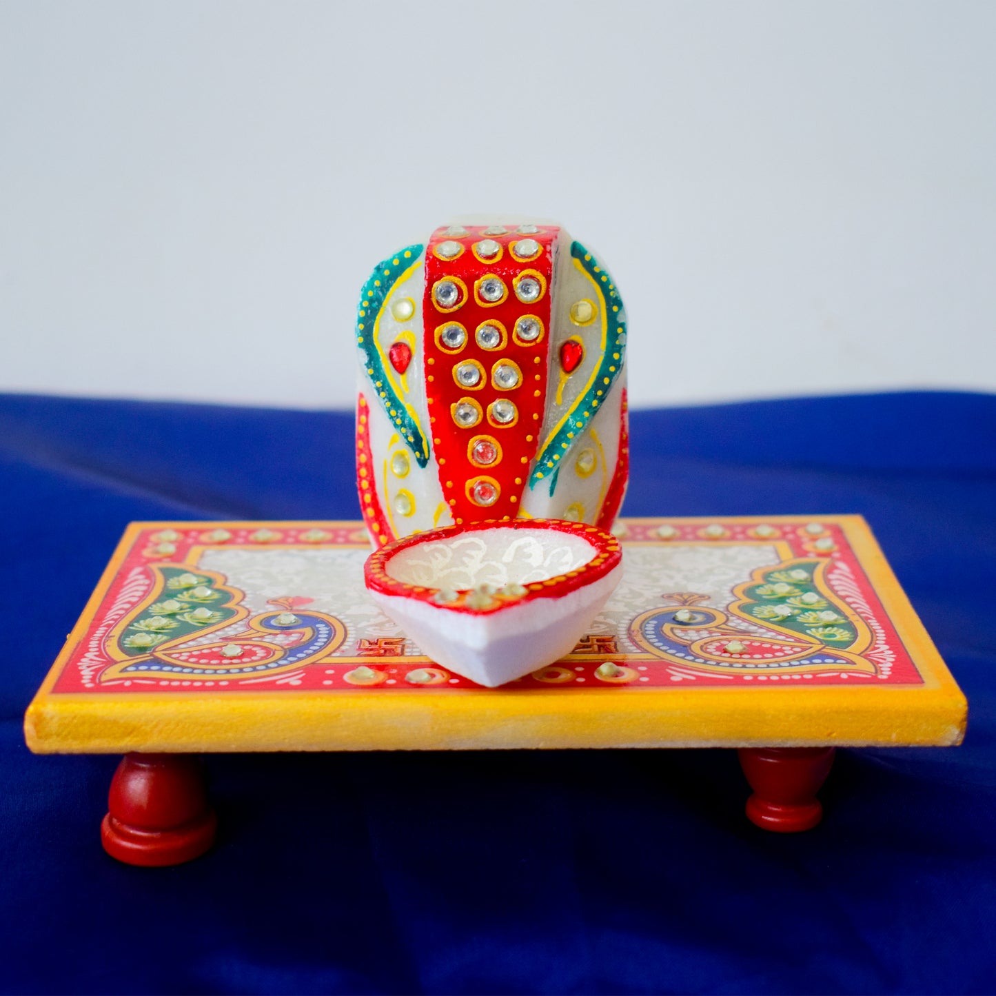 Kishangarh Marble Ganesha Chowki with Peacock Motifs