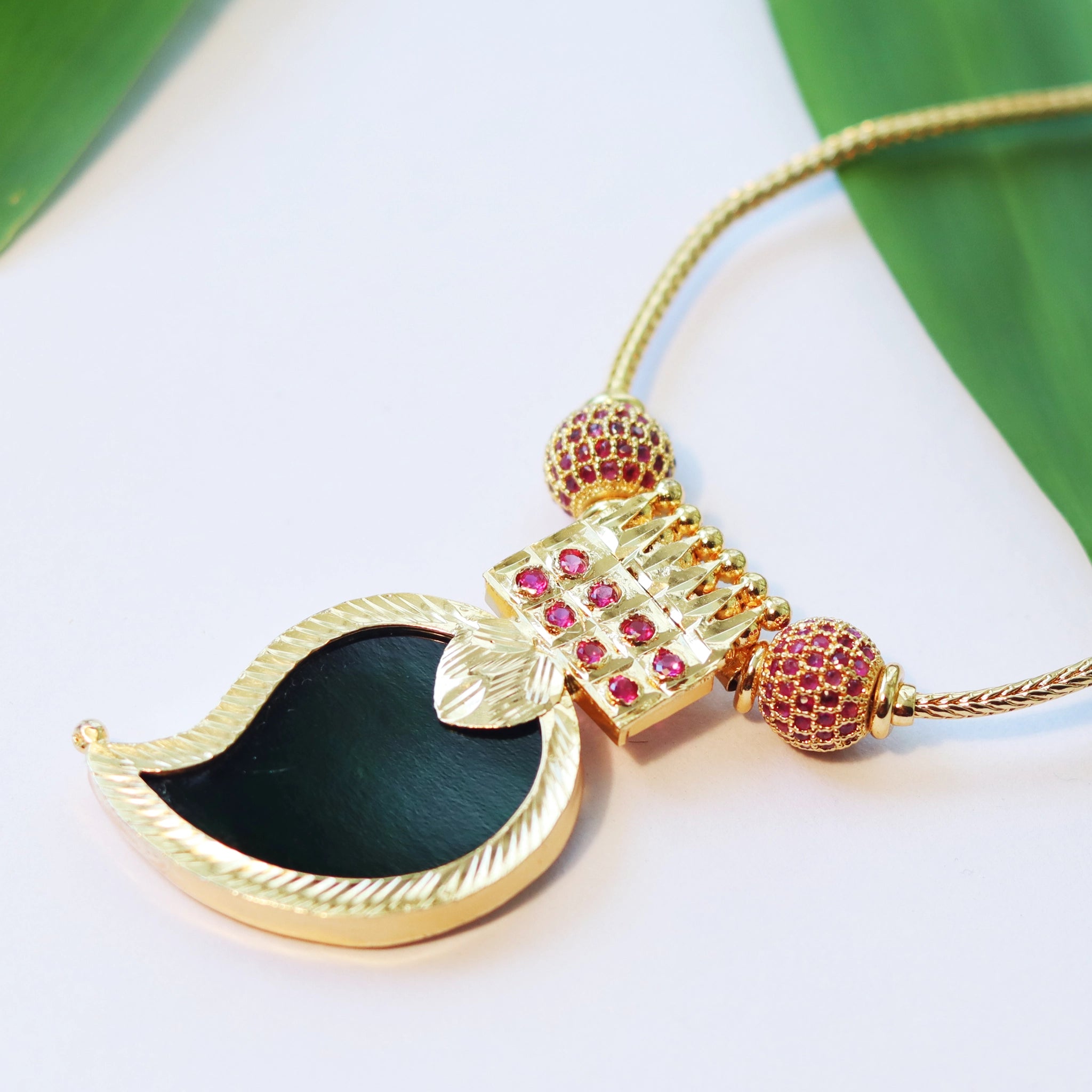 Kerala Palakka with Mango-shaped Pendant