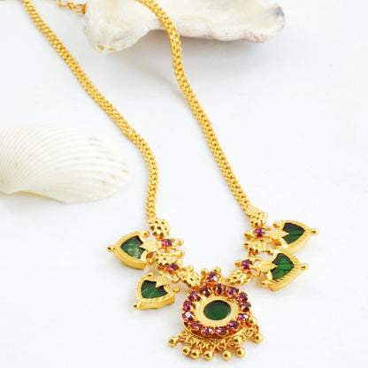 Palakka Necklace Circular-shaped Pendant with mini leaf shaped pendants