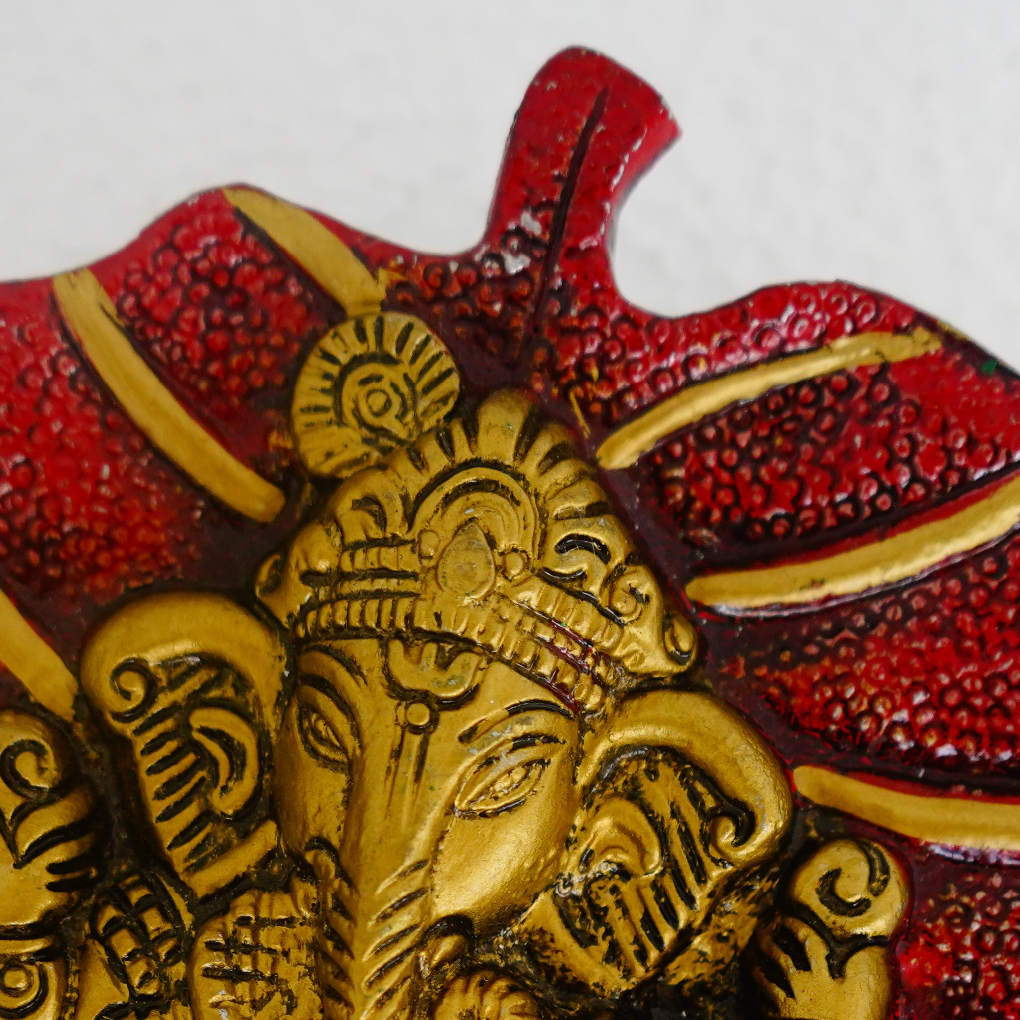 Golden Ganesha on Aasana – Medium-Size Gillet Metal Decorative Idol [Red]
