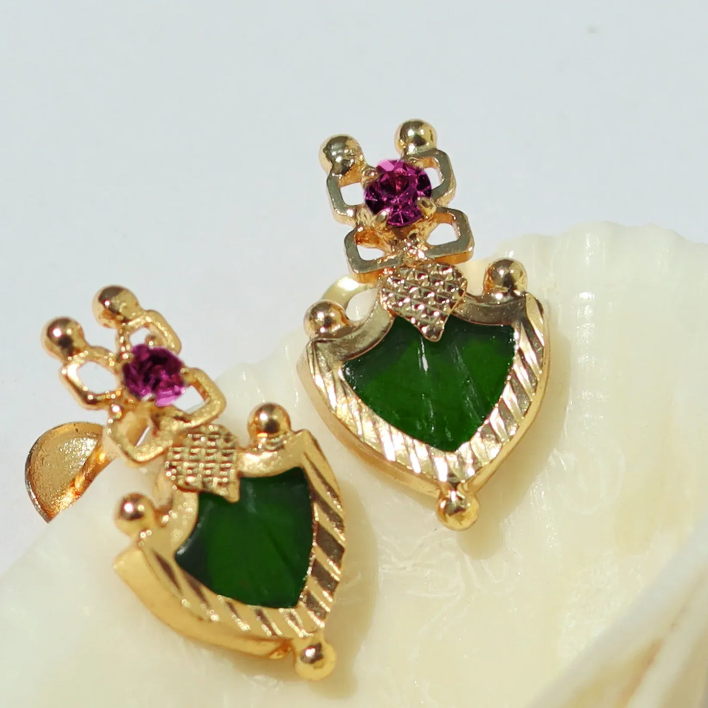 Green Leaf-shaped Palakka Earrings