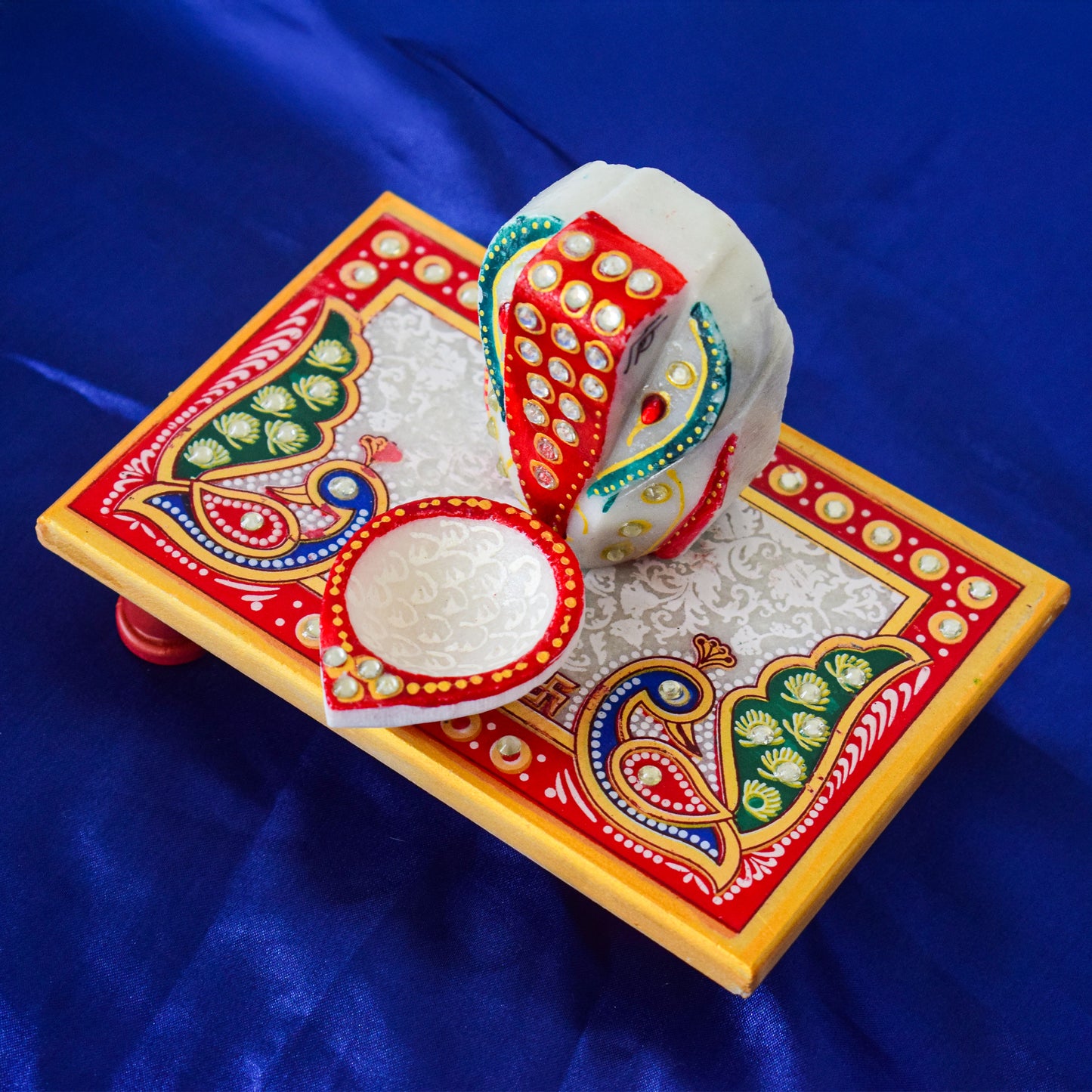 Kishangarh Marble Ganesha Chowki with Peacock Motifs