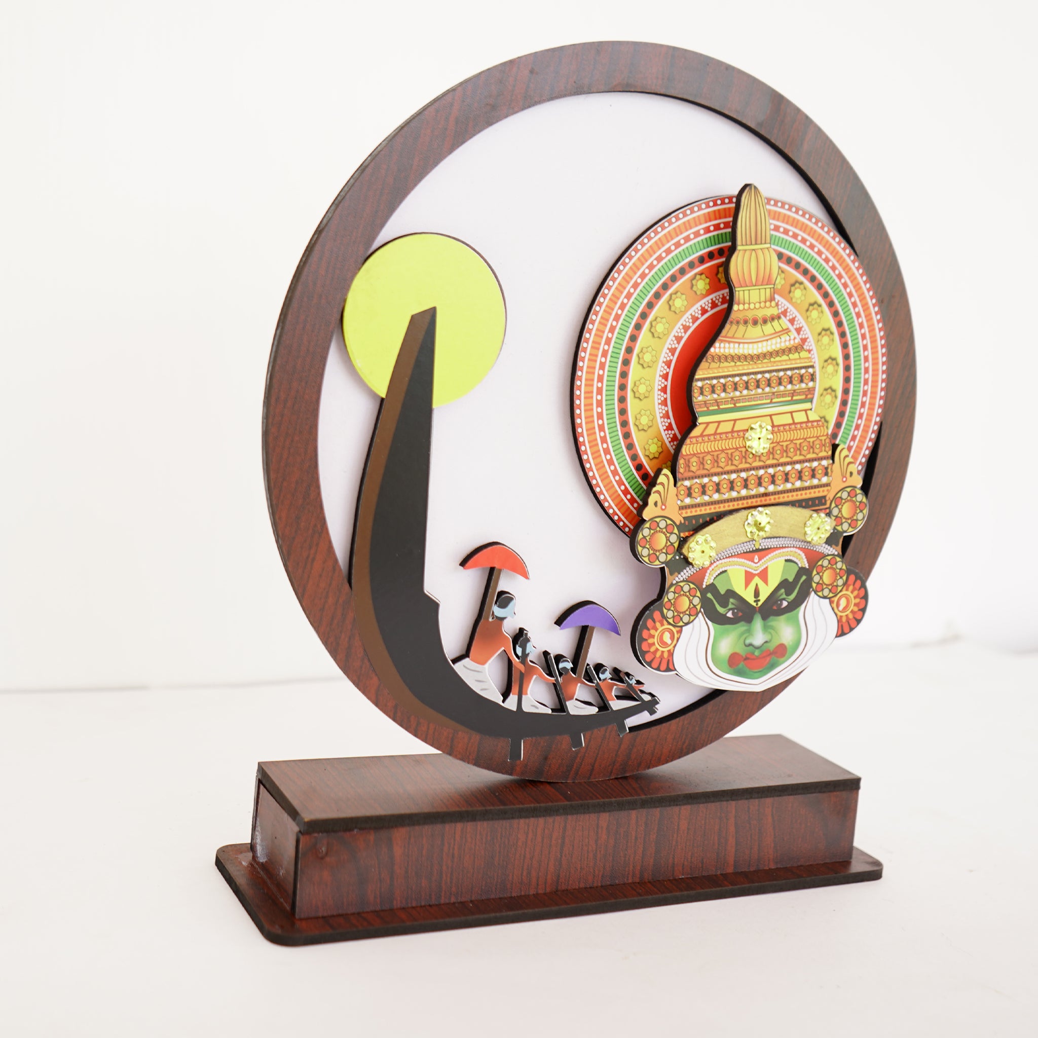 Handcrafted Kathakali Showpiece with Boat & Boatsmen