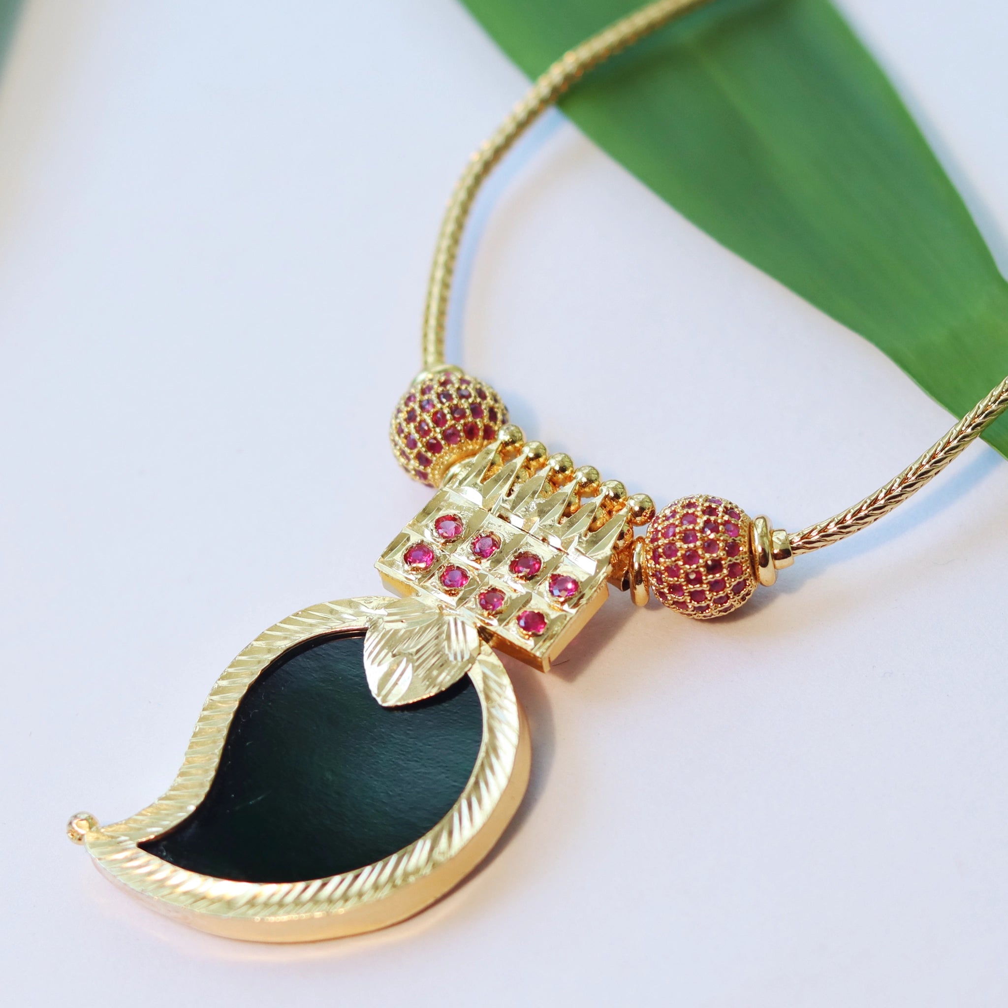 Kerala Palakka with Mango-shaped Pendant