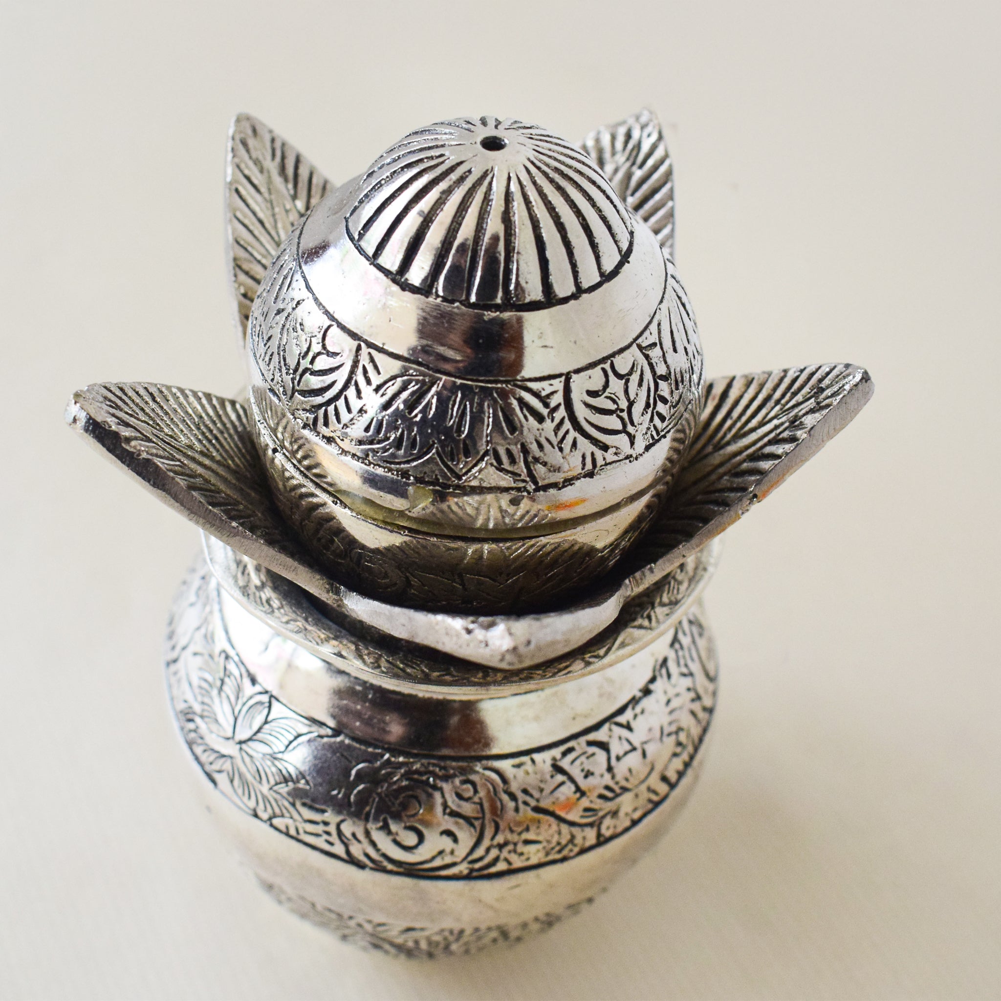 Varsha Kalasha Crafted Elegance Gillet metal [Height:7.4" , Circumference:12.7"]