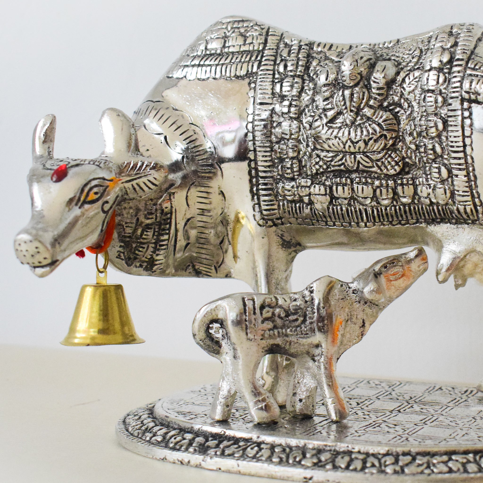 Exquisite Gillet Metal Cow and Calf Set [ Length :7.4" Breadth:4.7"]