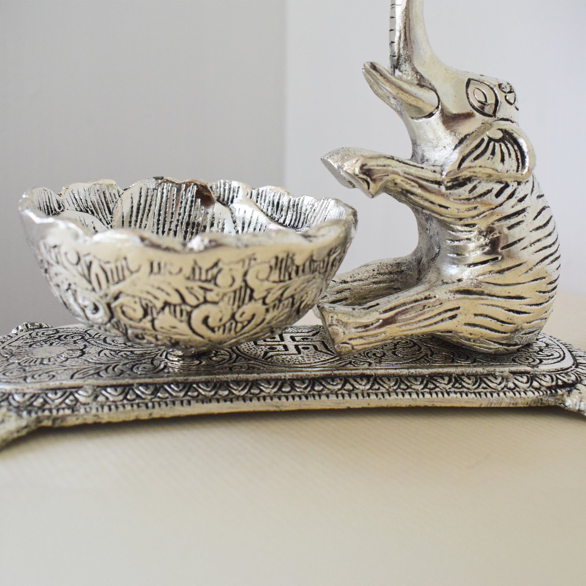 Elephant Bowl Set with Artistic Stand