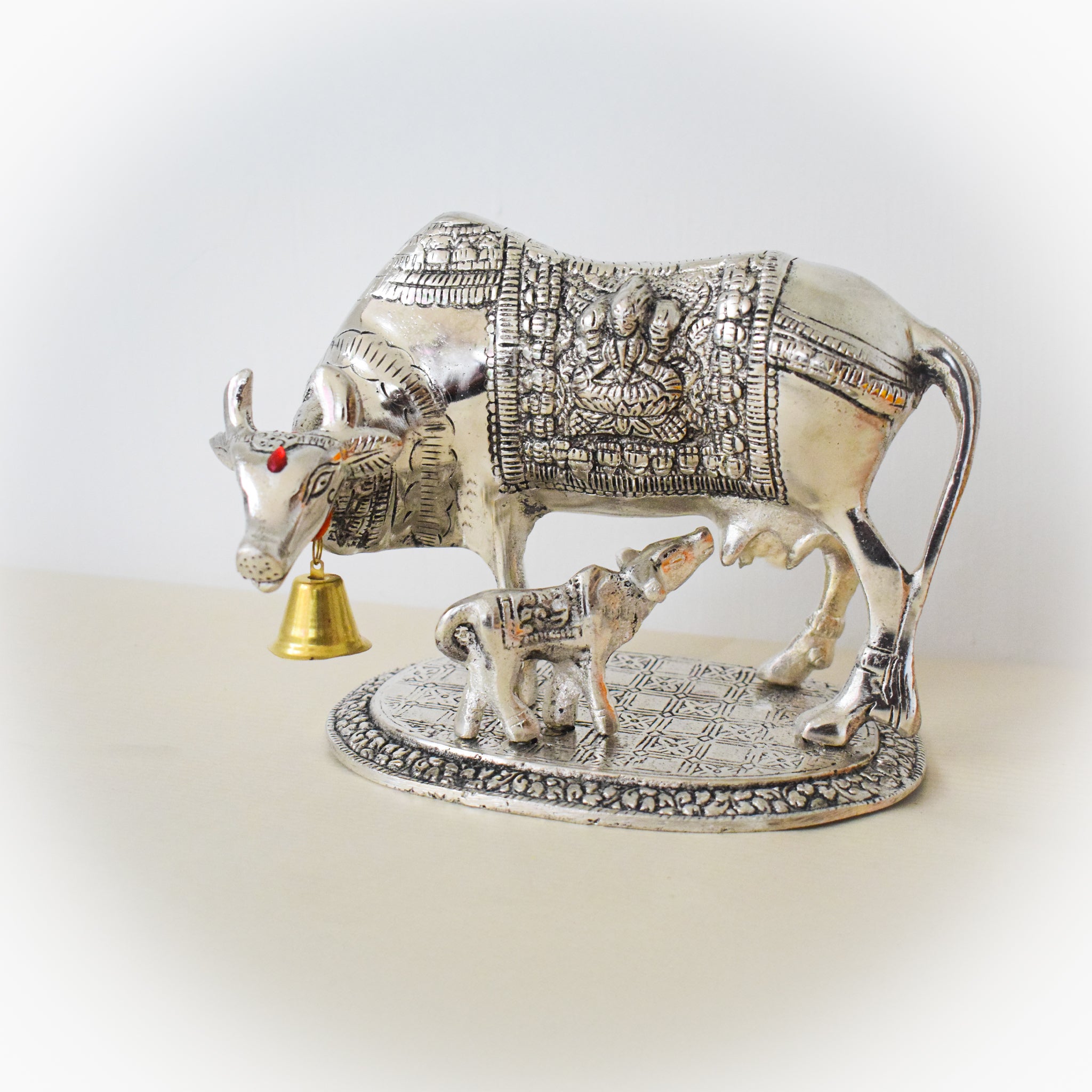Exquisite Gillet Metal Cow and Calf Set [ Length :7.4" Breadth:4.7"]