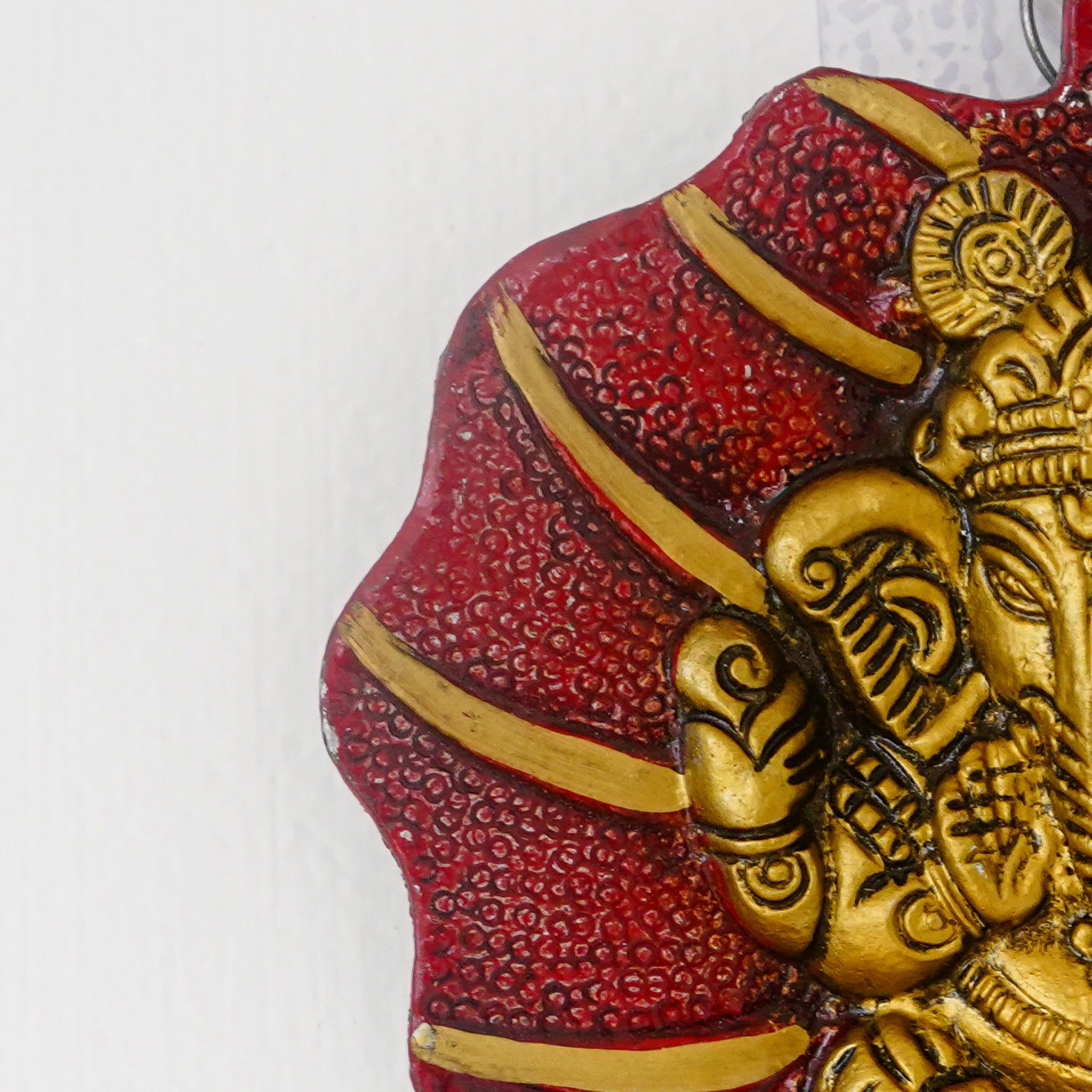 Golden Ganesha on Aasana – Medium-Size Gillet Metal Decorative Idol [Red]