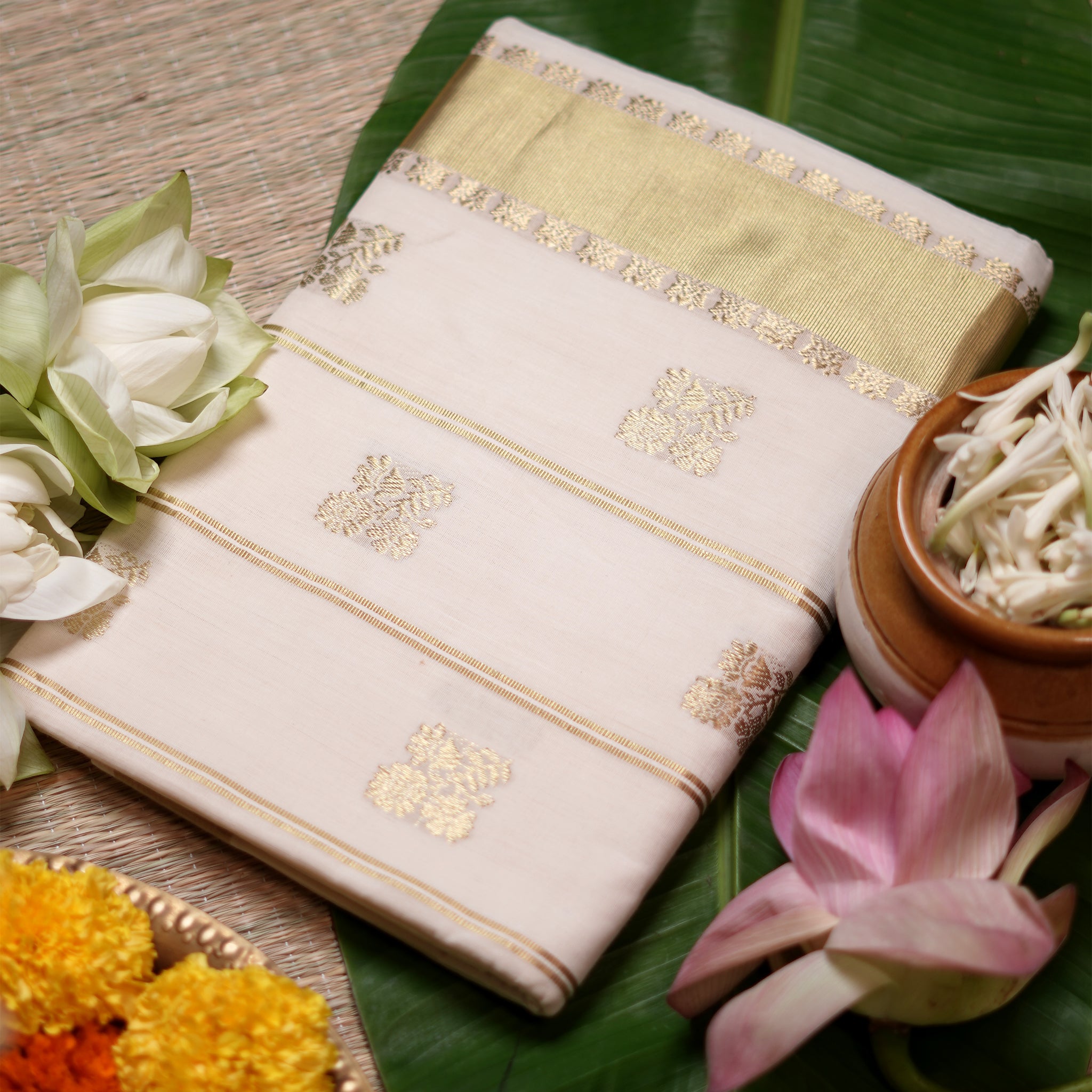 Shop Elegant White Kerala Kasavu Saree with Zari Flower Motif 