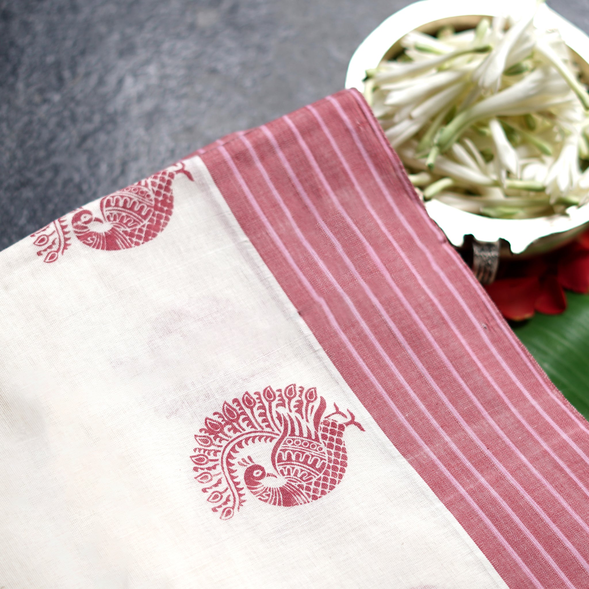 Shop Authentic Kerala Handloom Peacock Paisley Cotton Saree Online