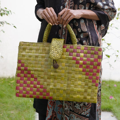 Shop Handcrafted Thazha Screw-pine Laptop Bag Online