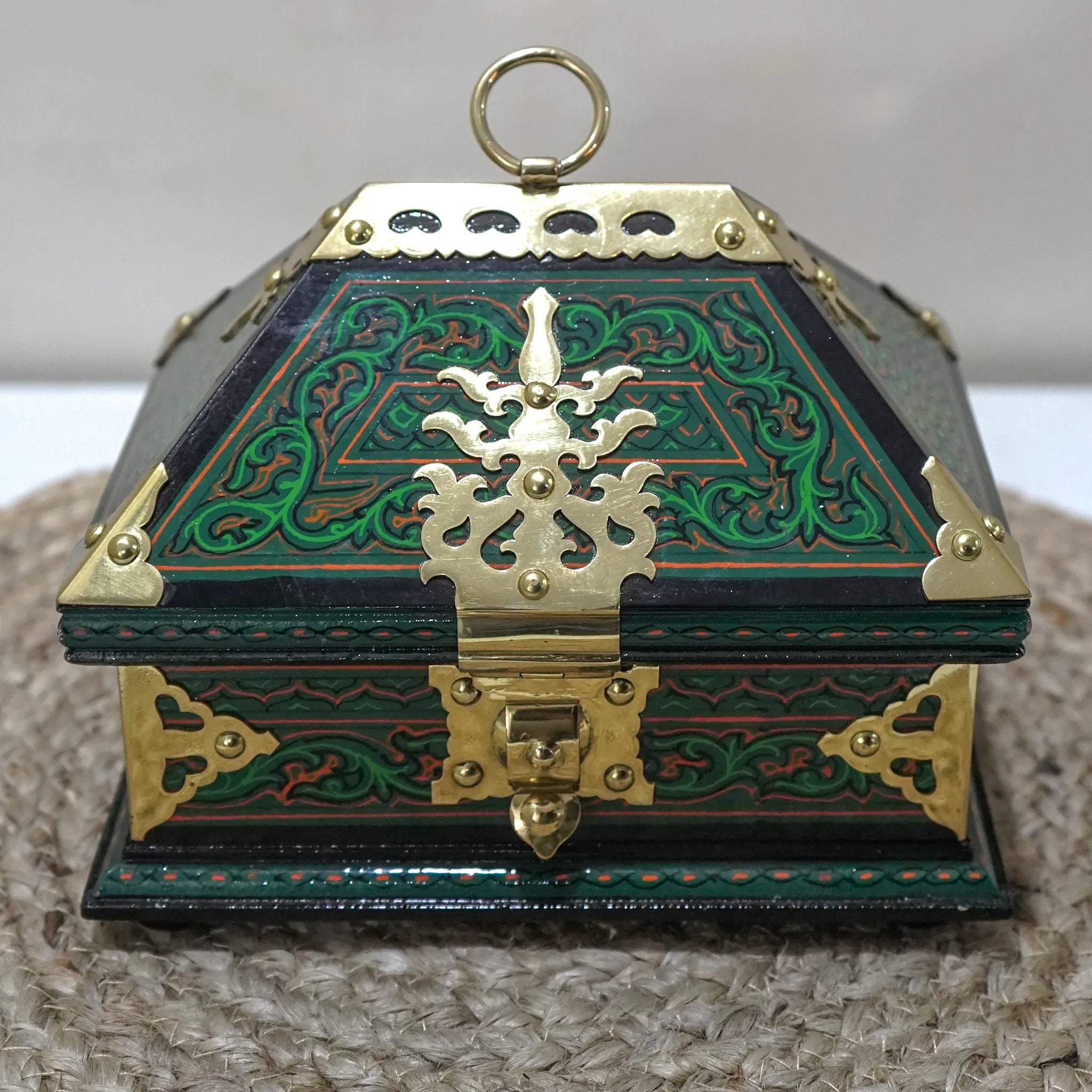 Green Nettoor Petti with Mural Painting and Brass Accents Traditional jewelry Box