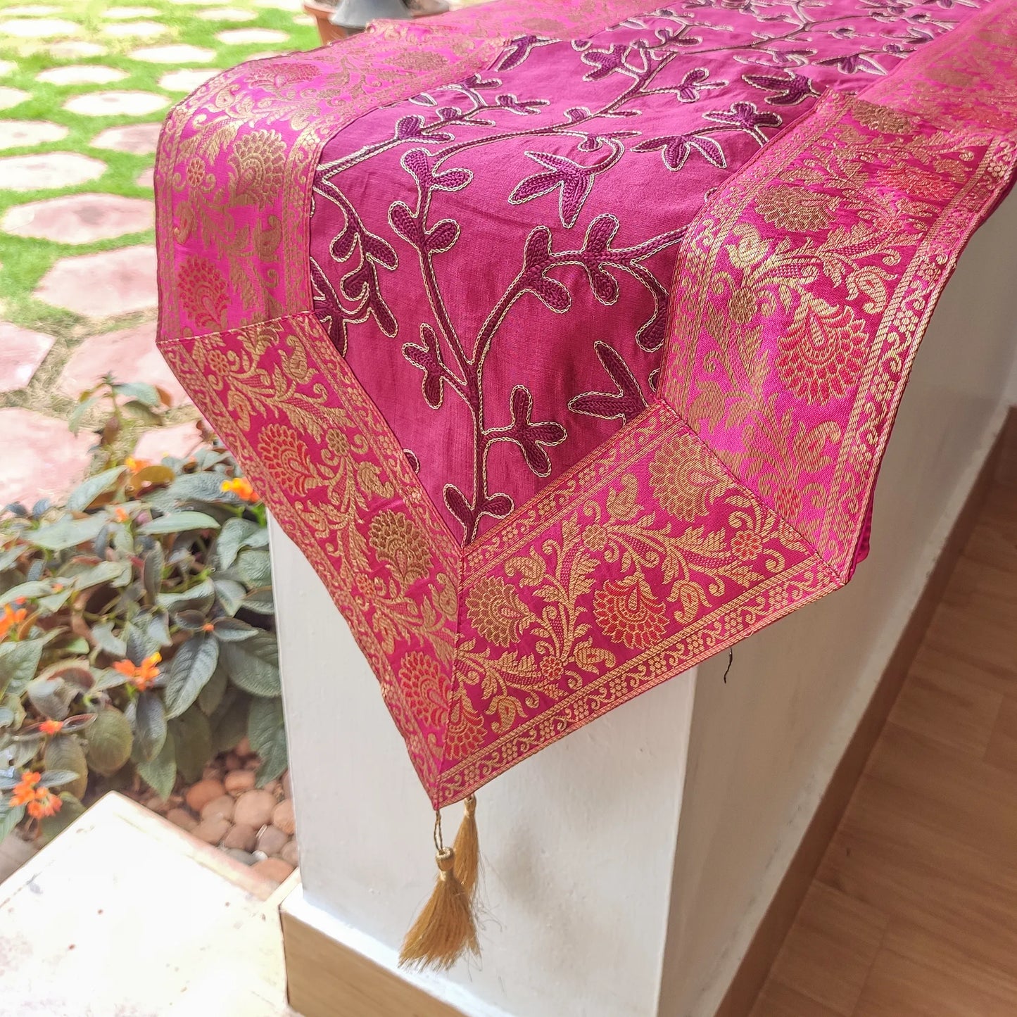 Elegant Banarasi Vine color Runner with embriodered leaf design and Golden Zari Border