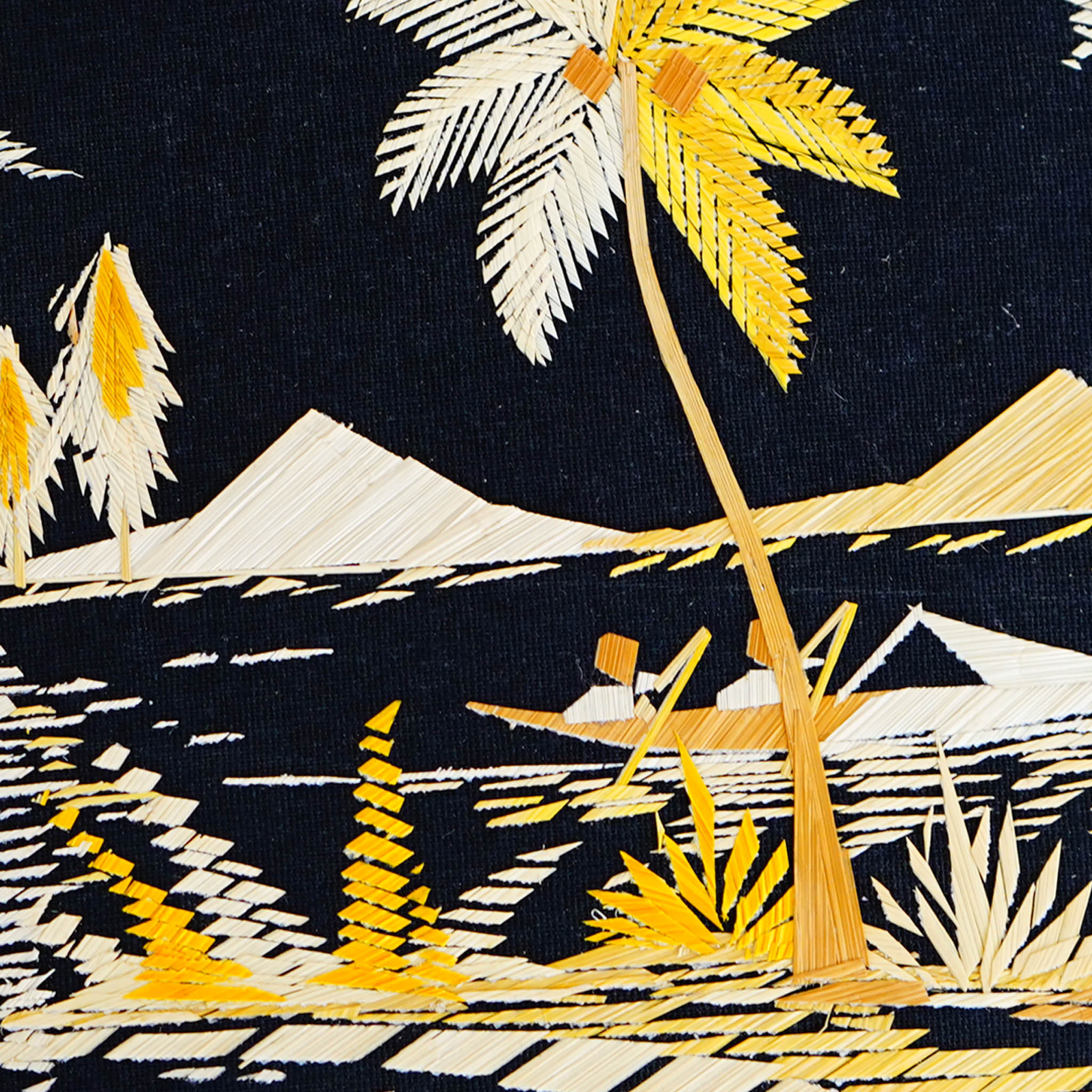 Eco-Friendly Traditional Kerala Straw Art Round Frame-Artful Strokes