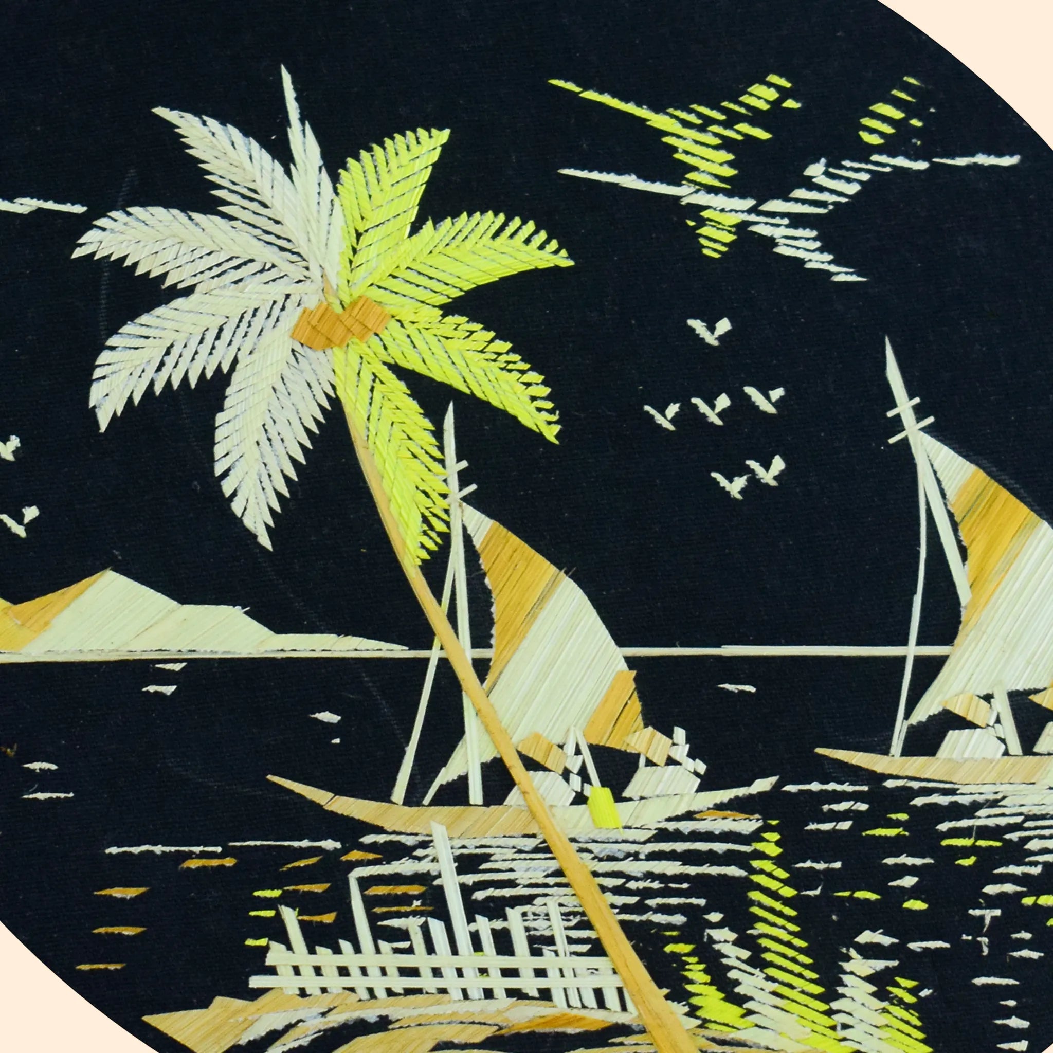 Eco-Friendly Traditional Kerala Straw Art Round Frame-Yacht [ Diameter-6"]