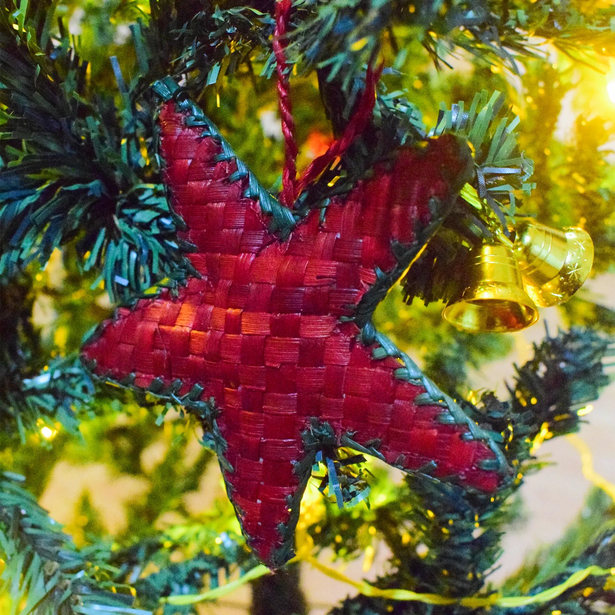 Eco-Friendly Christmas Tree Decoration-Red and Green Star| Handmade Screw Pine