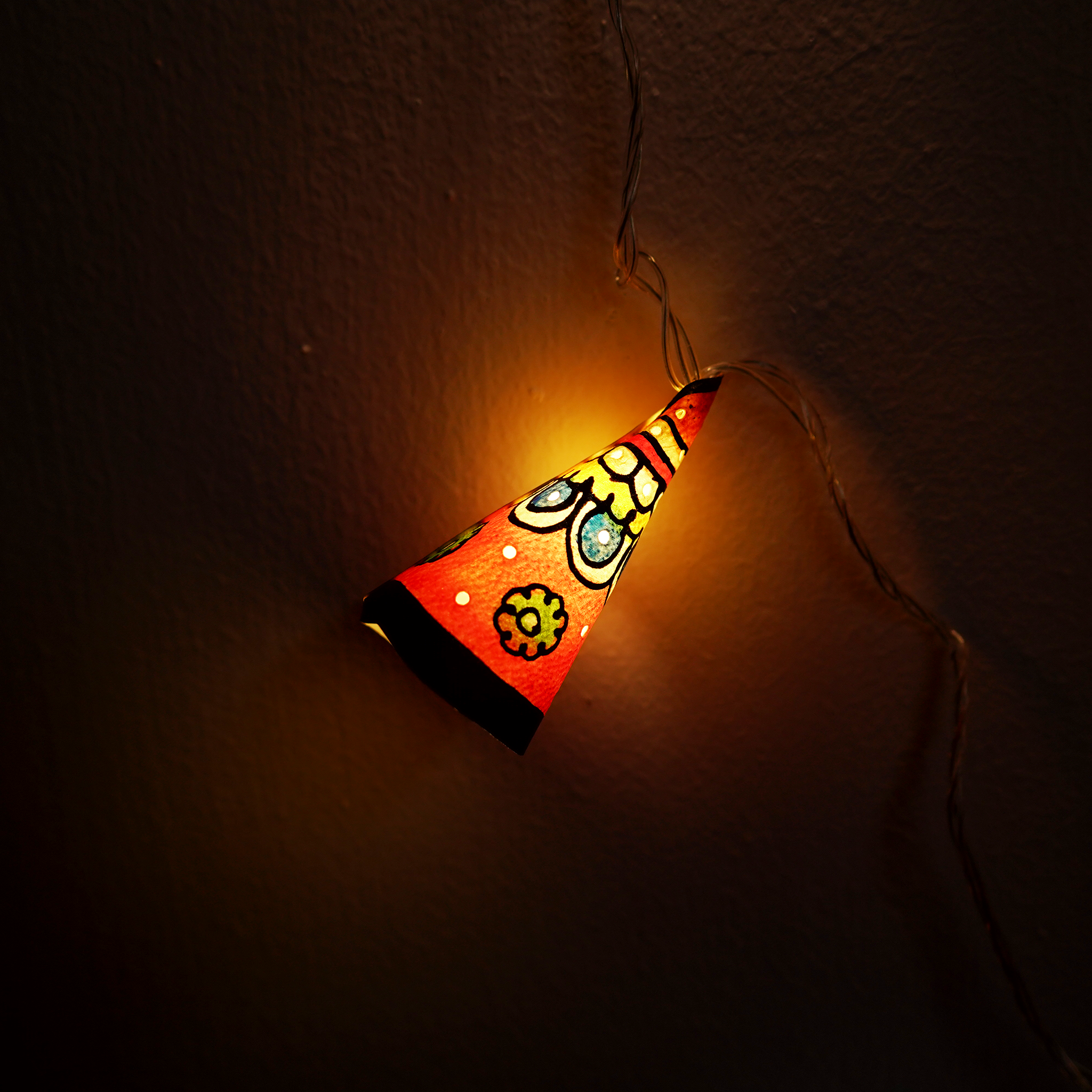 Ayodhya Glow Diwali Hamper | Rama Shadow Puppet (Tholu Bommalata) and Hand-Painted Conical Fairy Lights