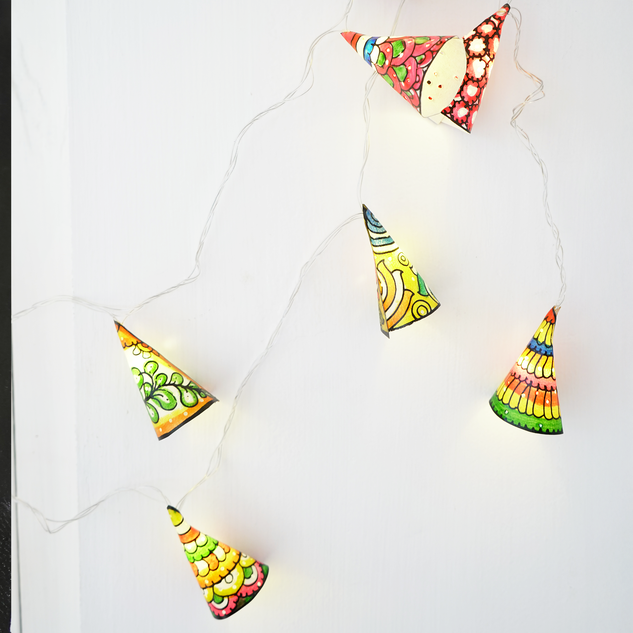 Ayodhya Glow Diwali Hamper | Rama Shadow Puppet (Tholu Bommalata) and Hand-Painted Conical Fairy Lights