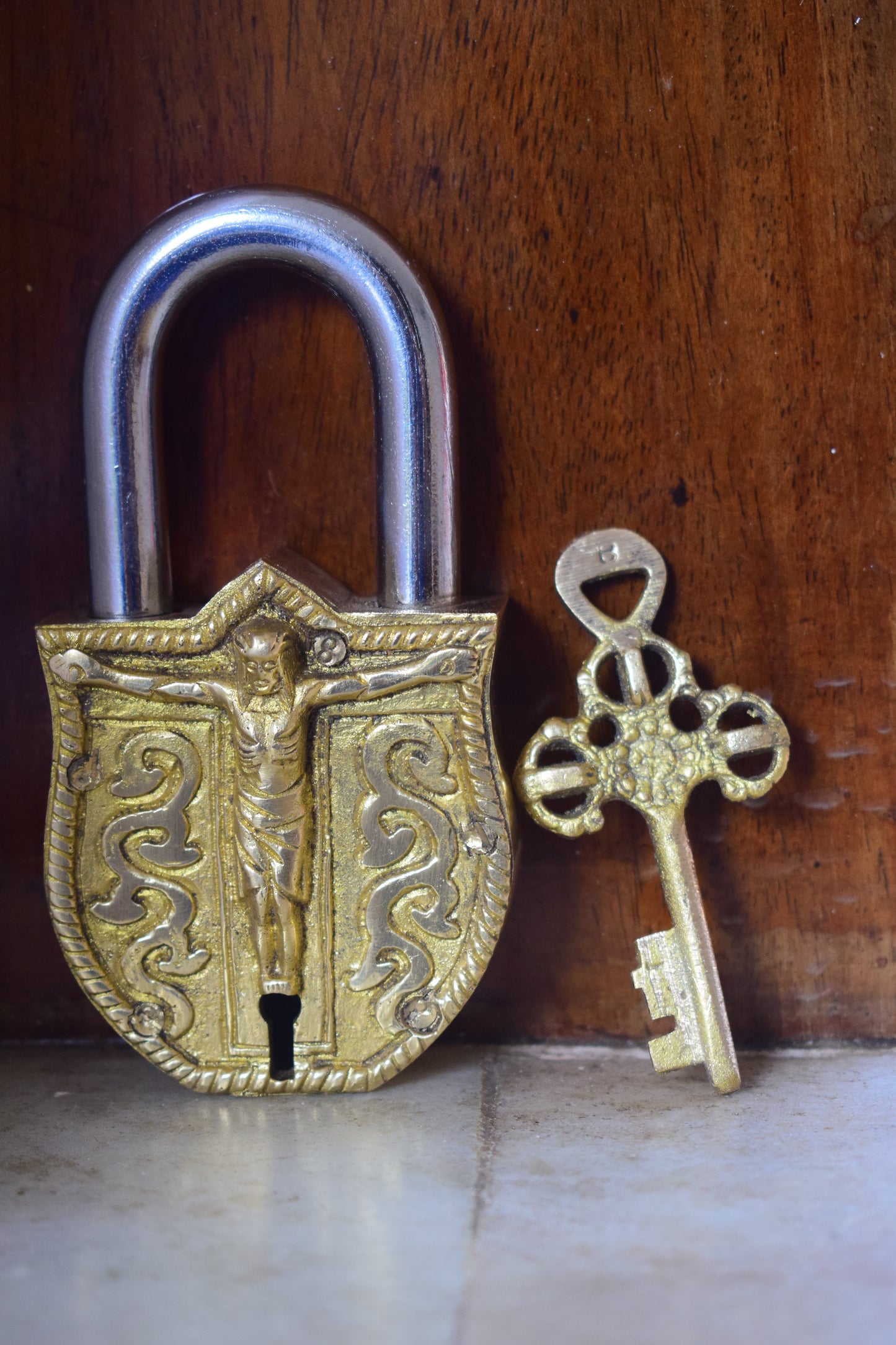 Handcrafted Aligarh Padlock-Jesus Design