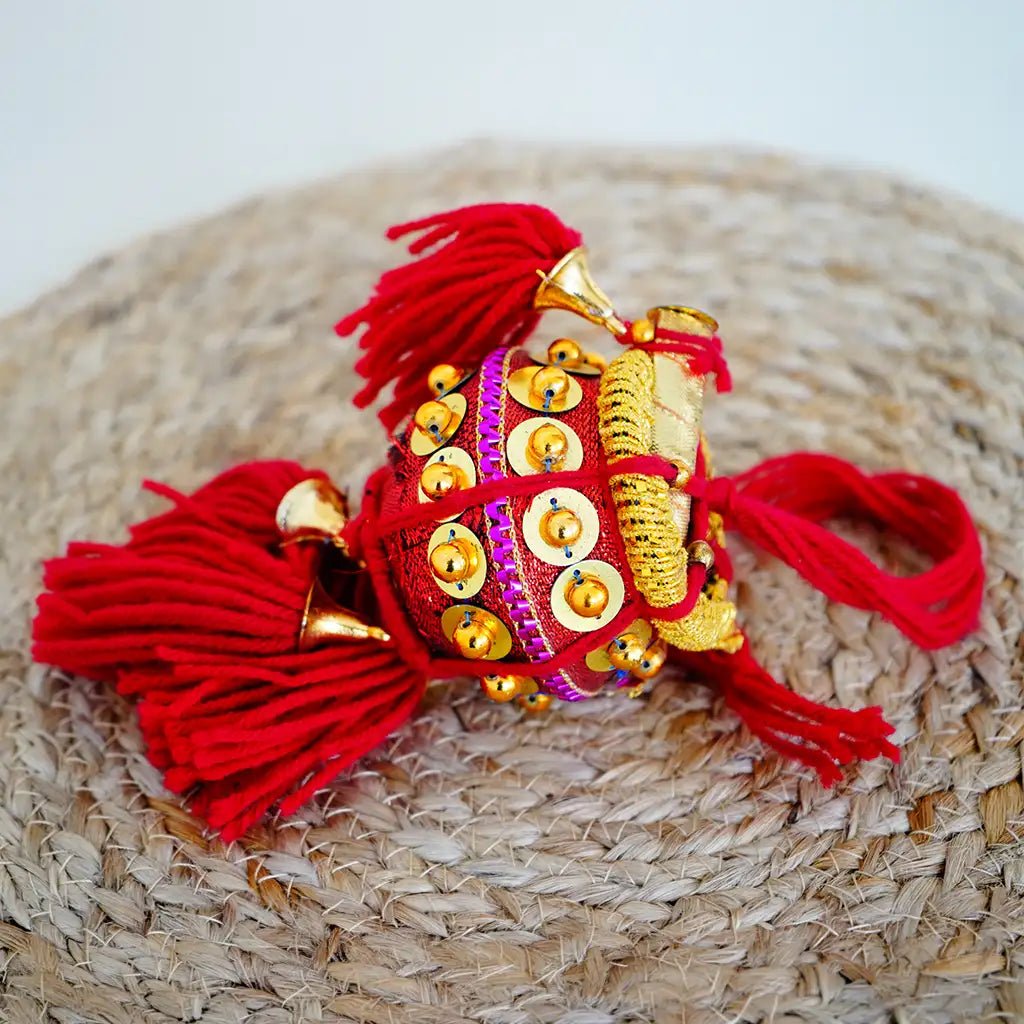 Varnam Mini Gift Set - Palakka Necklace, Naazhi and Vennaikudam - Culturati